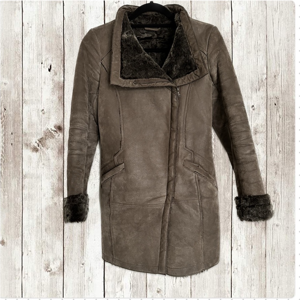 Danier Women’s Leather Coat - Size XS